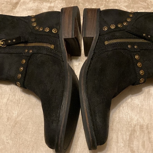 Ugg Fabrizia Studded Moto Boots Black Suede Leather gold rivets - Picture 3 of 7